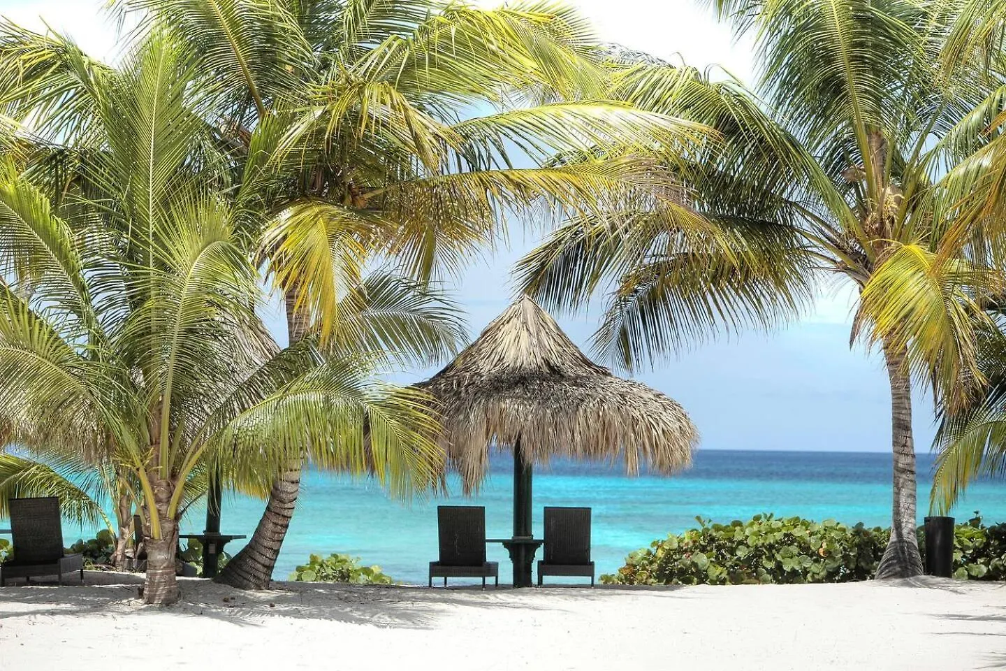 2Br Beachfront Cadaques Caribe location